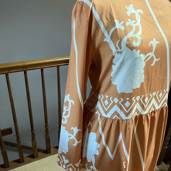 Maxi dress W Crew Collar. - Picture 3 of 13